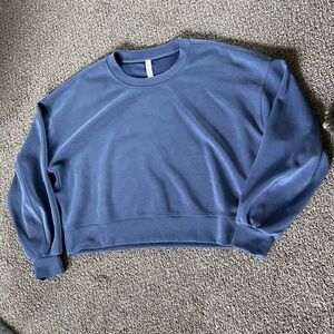 Lululemon Cropped Softstreme Sweatshirt. Women’s size 12.